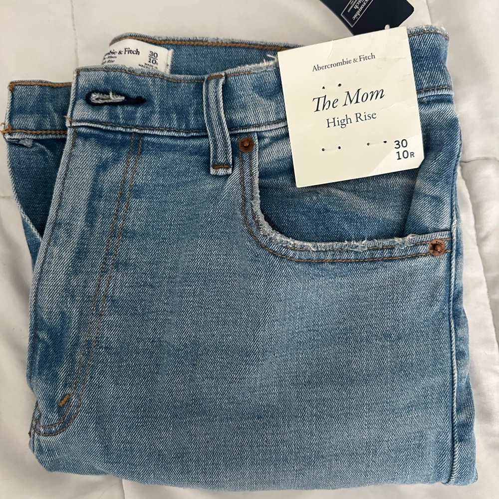 NWT Abercrombie Mom Jeans